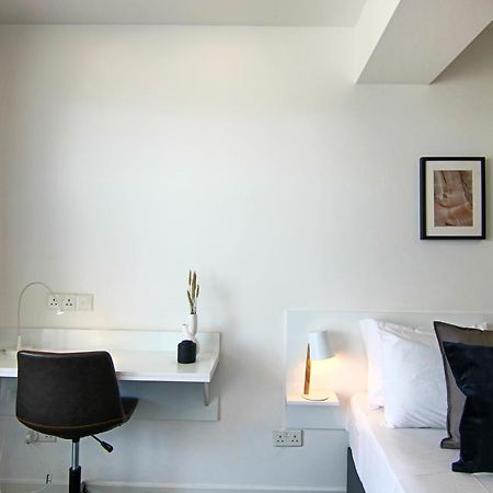 Phaedrus Living: Luxury Suite Nicosia 505 Exterior photo