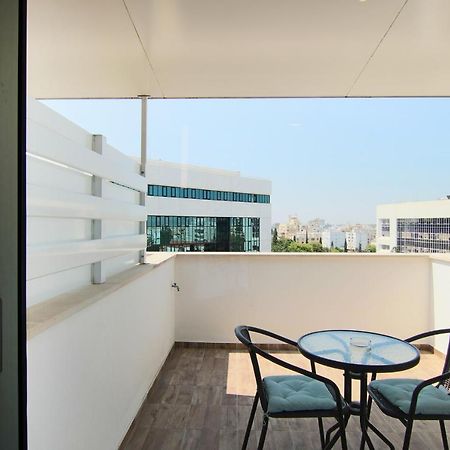 Phaedrus Living: Luxury Suite Nicosia 505 Exterior photo